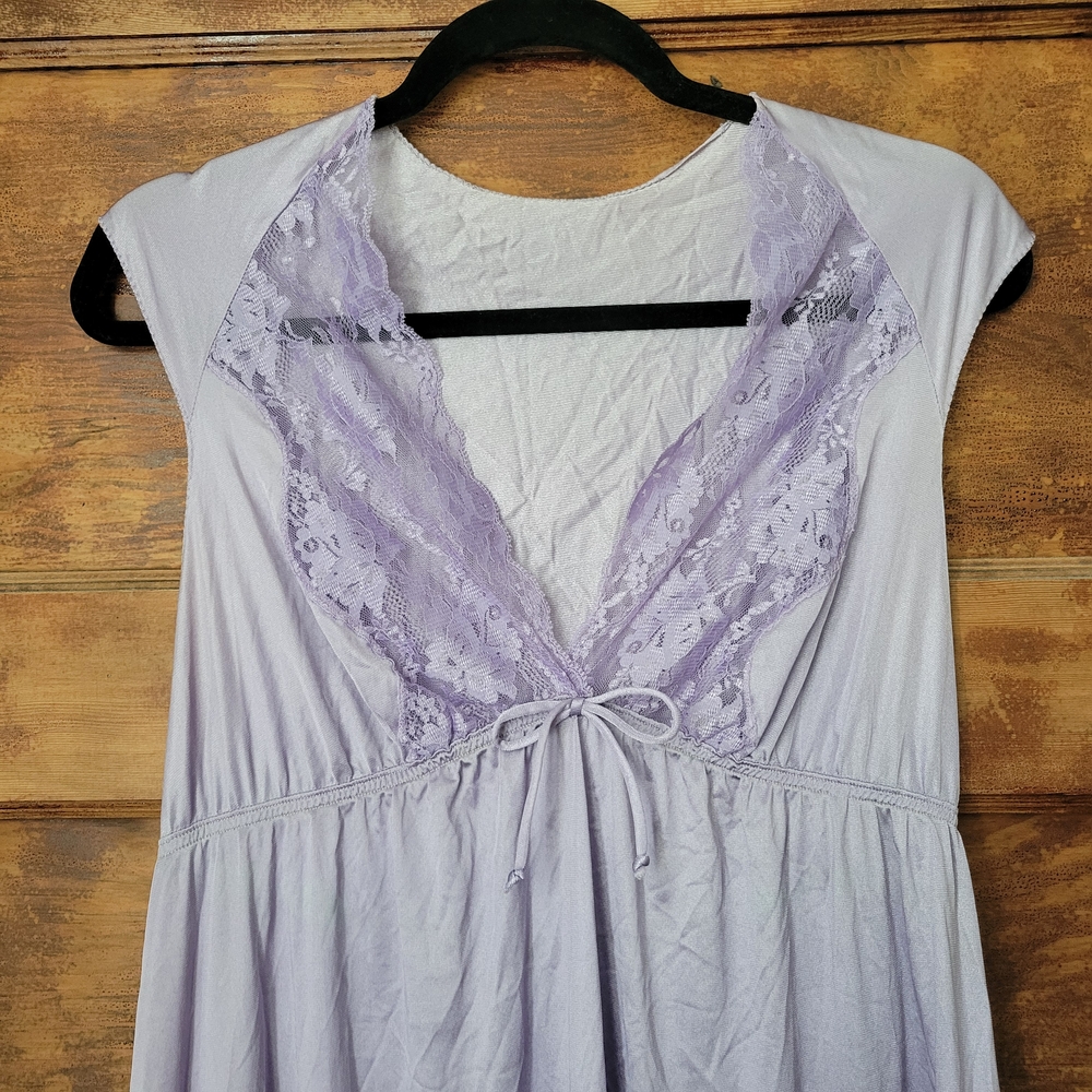 Vintage Lavender Lace Trim Nightgown